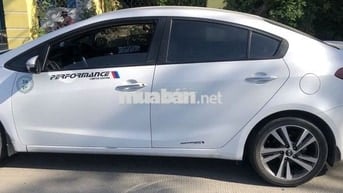 Kia Cerato Trắng