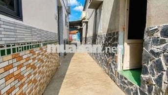 Nhà ngã tư ga Hà Huy giáp 57 M2 chỉ 2,x tỷ