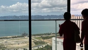 Chính chủ bán căn hộ dịch vụ tòa Holiday Hạ Long, 56m2, mới tinh