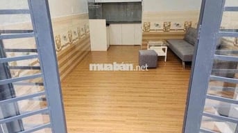 Nhà cho thuê nguyên căn giá 6tr ful nội thất ( gần chợ Phước Long)