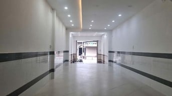Mặt tiền kinh doanh Nguyễn thị thập 4x20 1lau 3pn 2wc trệt trống suốt
