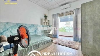 Phòng trọ, chung cư mini ngay Huit, Vhu ban công tách bếp