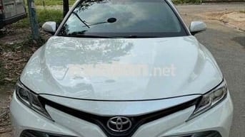 Toyota Camry 2.0G 2021 Trắng 33.000km