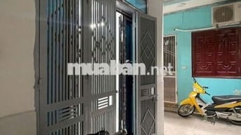 Cho thuê nhà Ngọc Hà 35m², 4 tầng, 4PN, lô góc 2 thoáng 13 triệu/tháng