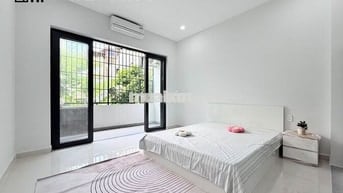 SIU PHẨM LINH XUÂN LINH ĐÔNG Ở 4 NGƯỜI VÔ TƯ CHO TÂN SV NG ĐI LÀM