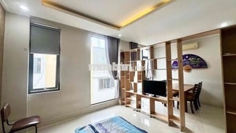 Căn Hộ 1PN View Kính 35m2 FullNT Có Thang Máy Ngay Hàng Xanh , Cầu SG
