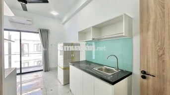 Căn hộ Ban công full nội thất máy giặt riêng ngay Phạm Văn Đồng
