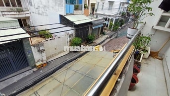 Phòng mặt tiền xe Tải,Ban Công cửa,Gần chợ,nhà thờ,an ninh tốt