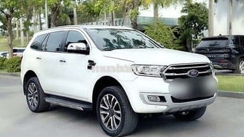 Ford Everest 4x2 Titanium 2018 Máy dầu như mới