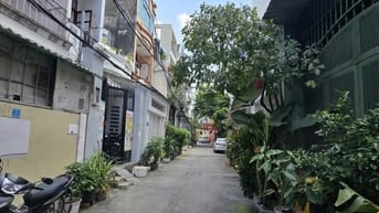 Chính chủ cho thuê nguyên căn 215/. Nguyễn Xí (gần cầu Đỏ), hẻm 6m
