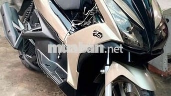 Honda Air Blade mắt cú 2013 Vàng Cát