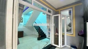 Cho thuê nhà gần ĐH Ngân Hàng,/đs 9,p.Linh Trung( 3pn,2vs ) Giá 10tr