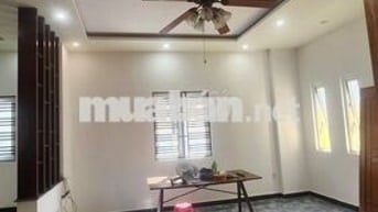 NHÀ 3 TẦNG HỒ XUÂN HƯƠNG ĐỐI DIỆN FURAMA,2 MẶT KIỆT Ô TÔ,SÁT BIỂN