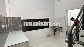 Q. Tân Bình, P.10! Nhà mặt tiền 3 lầu ở và kinh doanh.