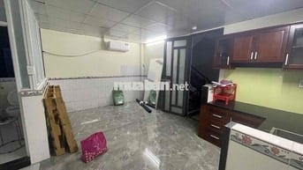Phòng 22m2 toilet riêng lầu 4 cửa sổ thoáng 513 PVB