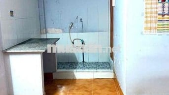 thuê nhà nguyên căn có gác suốt