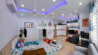 Chính chủ cần bán nhà Vĩnh Khánh Q4