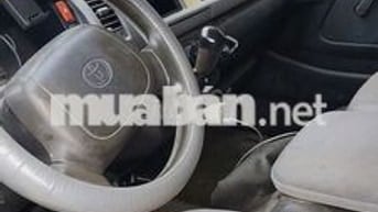 Toyota Hiace 5 chỗ 950kg Xám