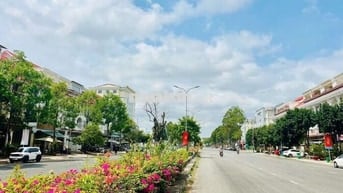 Ch0 thuê nhà 1 trệt 3 lầu Mặt tiền Lý Thái Tổ, KDC Hưng Phú