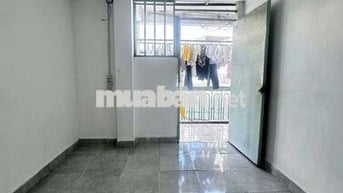 ko gác, wc riêng, giờ tự do, điĐại học Văn Hiến 500 m, BV Tân Phú 1km
