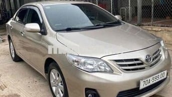 Toyota Altis 2011 1.8 Tự động Vàng cát