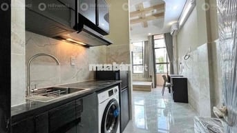 Căn hộ Ban công Siêu Thoáng ngay cầu Nguyễn Tri Phương có thang máy