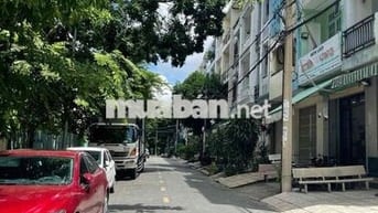 Nhà nát Bình Phú Q6, Tiện xây mới, DT: 4x18, View công viên
