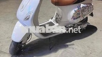 Piaggio Vespa Trắng