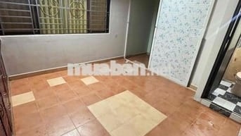 phòng lầu 1 máy lạnh kệ bếp wc riêng ngay cao lỗ Q8