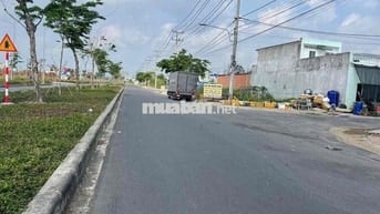 Mặt tiền đường chính KCN Idico Hựu Thạnh 5x20 - giá 2tỷ6 tl