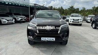 Toyota Fortuner 2020 2.4G 4x2 AT Đen