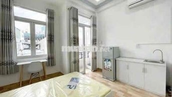 PHÒNG CỬA SỔ - BAN CÔNG - CẠNH CHỢ TÂN MỸ