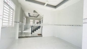 Nhà 1 trệt 1 lầu 135m² 2 phòng ngủ hẻm 8m Lê Văn Chí Linh Trung