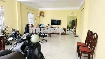Nhà trệt lầu 5x12 mặt tiền đường Lê Thị Riêng đông đúc
