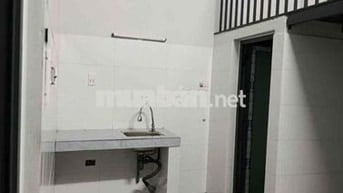 Phòng trọ mặt tiền, vị trí đẹp, đông người qua lại.