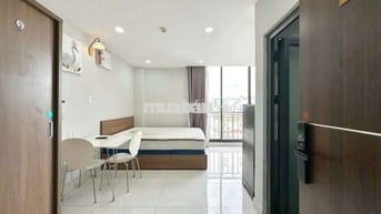 Căn Hộ Studio 40m2 Ban Công Thang Máy Hầm Xe Giáp Quận Phú Nhuận