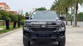 Ford Everest Platinum Đen Tự động 10 cấp