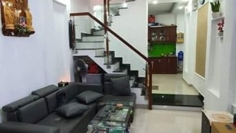 BÁN NHÀ HẺM HỒNG BÀNG, Q.11 - Nhà trống vào ở ngay.