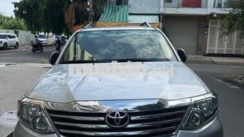 Toyota Fortuner 2.7V AT 2015 Bạc 92.000 km