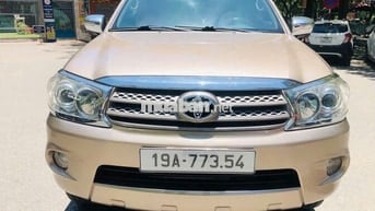 Toyota Fortuner SR5 2011 Vàng cát 12 vạn km