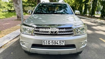 Xe Toyota Fortuner 2010 AT 4x4 Xe Zin
