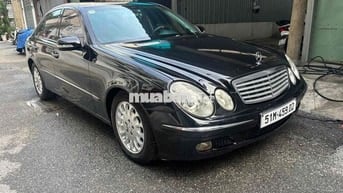 Mercedes-Benz E240 Đen 5 chỗ