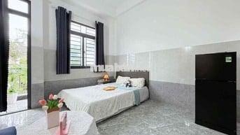CĂN HỘ BAN CÔNG FULL NỘI THẤT GẦN ETOWN