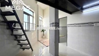 Căn Hộ 1 Phòng Ngủ + 1 Phòng Gác Mới, Đầy Đủ Nội Thất, Gần CV Phần Mềm