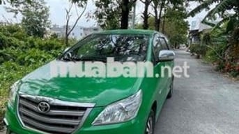 Toyota Innova 2015E Xanh lá
