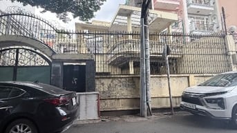 Bán nhà MT Hồ Biểu Chánh, Q. Phú Nhuận DT 12x26,5 nhà nát tiện xây