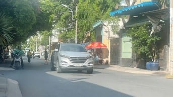 Bán nhà HIẾM 496 Dương Quảng Hàm ngang 6m 97m2 tiện xây mới nhỉnh 12tỷ