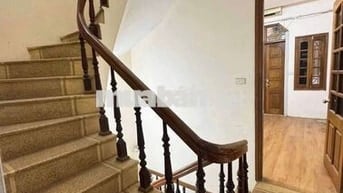 Cho thuê nhà Thái Thịnh 52m², 5PN, có sân để xe, 12 triệu/tháng