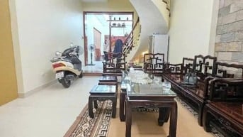 Bán nhà phố Tây Sơn 55m, kinh doanh, đường ô tô, gần phố trung tâm
