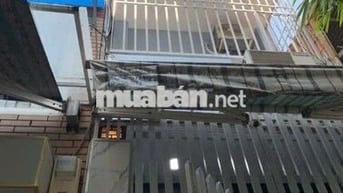 Hẻm Trần Hưng Đạo, Quận 1, 1 Trệt 3 Lầu, 120m2, 2PN 3WC